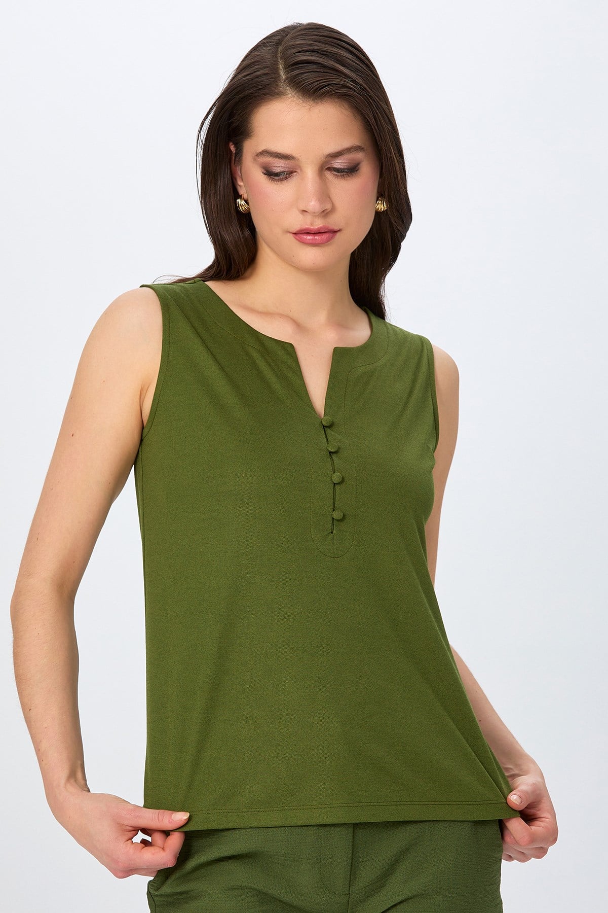 Önü Düğmeli Kolsuz Bluz 026-1033