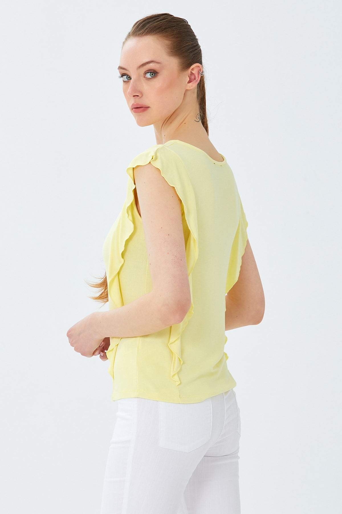 V Yaka Fırfır Detaylı Bluz 026-1013