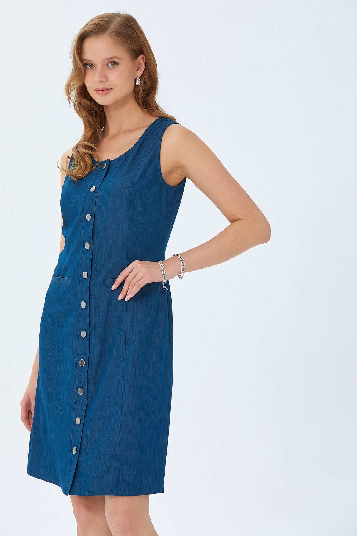 V Yaka Önü Çıtçıtlı Elbise 026-4016