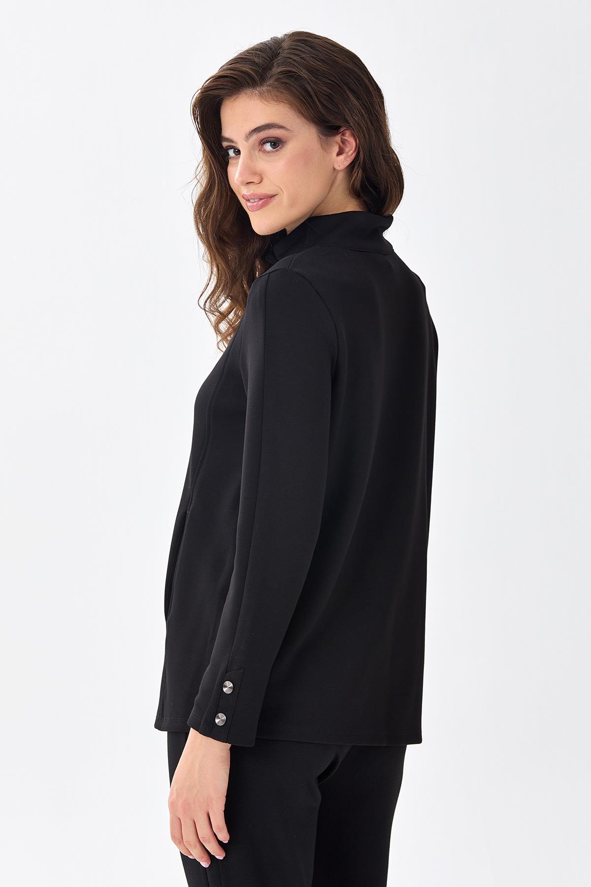 Yakası Çıtçıtlı Önü Fermuarlı S-Shirt 256-2116