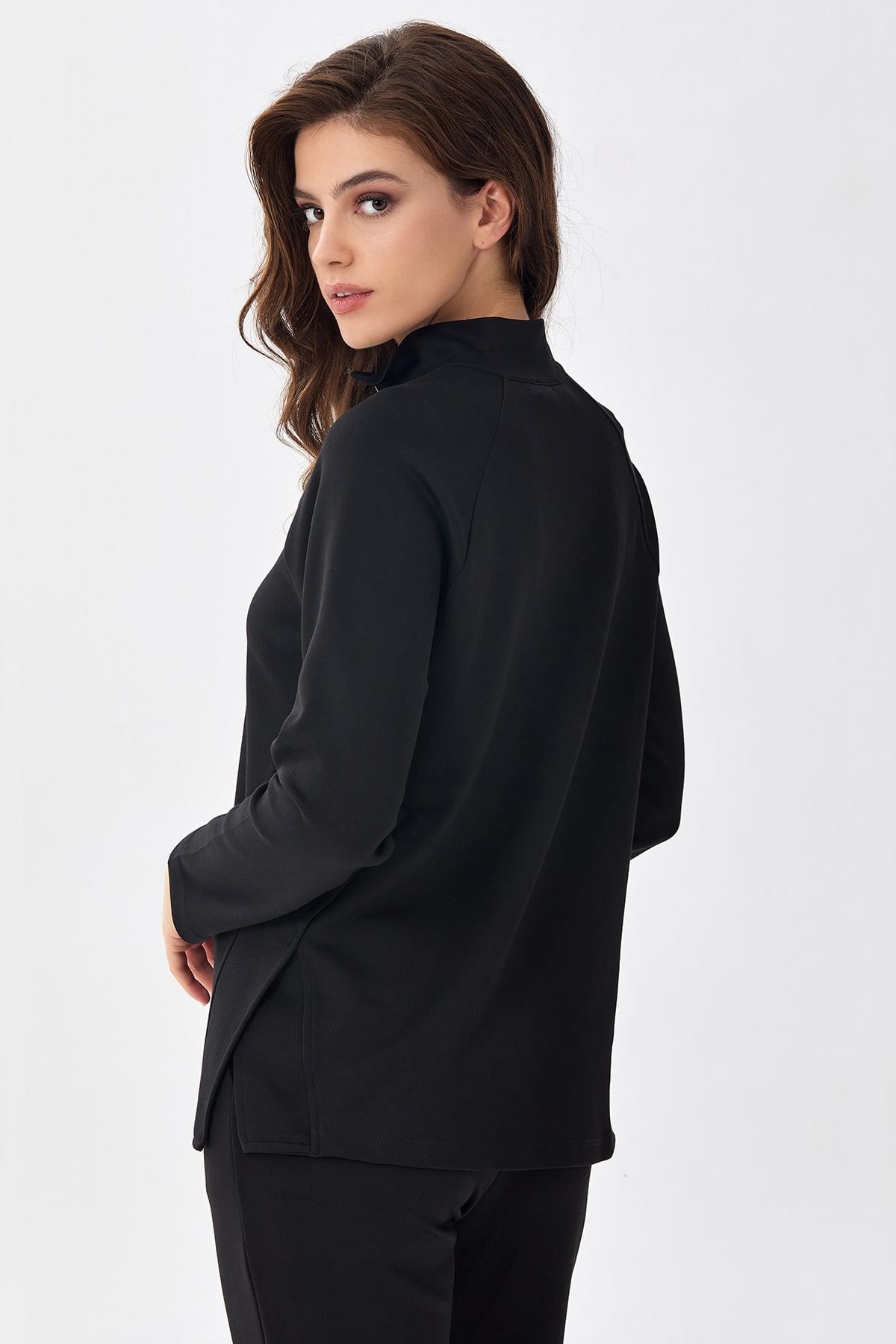 Yakası Fermuarlı Yanı Çıtçıt Detaylı S-Shirt 256-2100