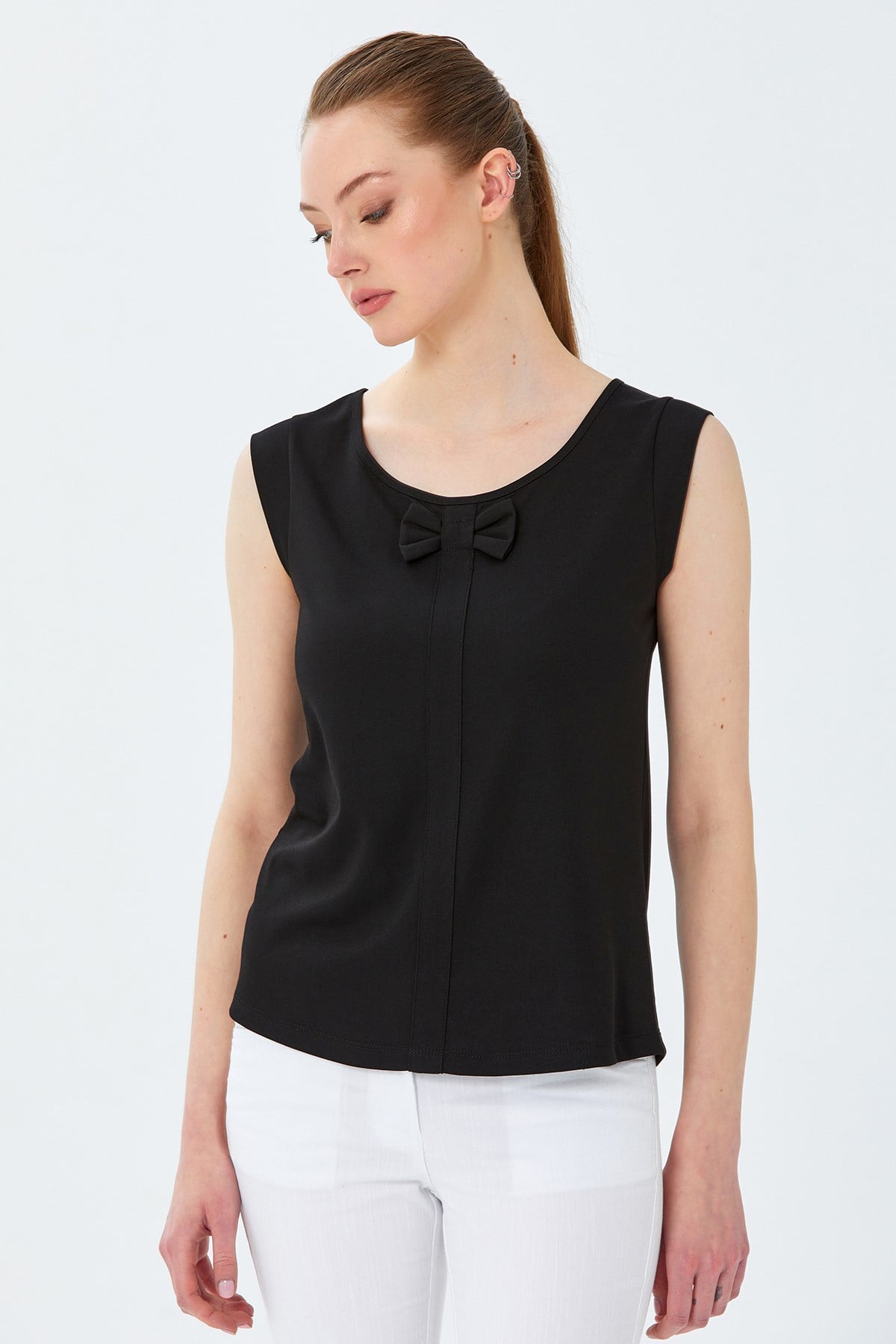 Yuvarlak Yaka Fiyonk Detaylı Bluz 026-1027