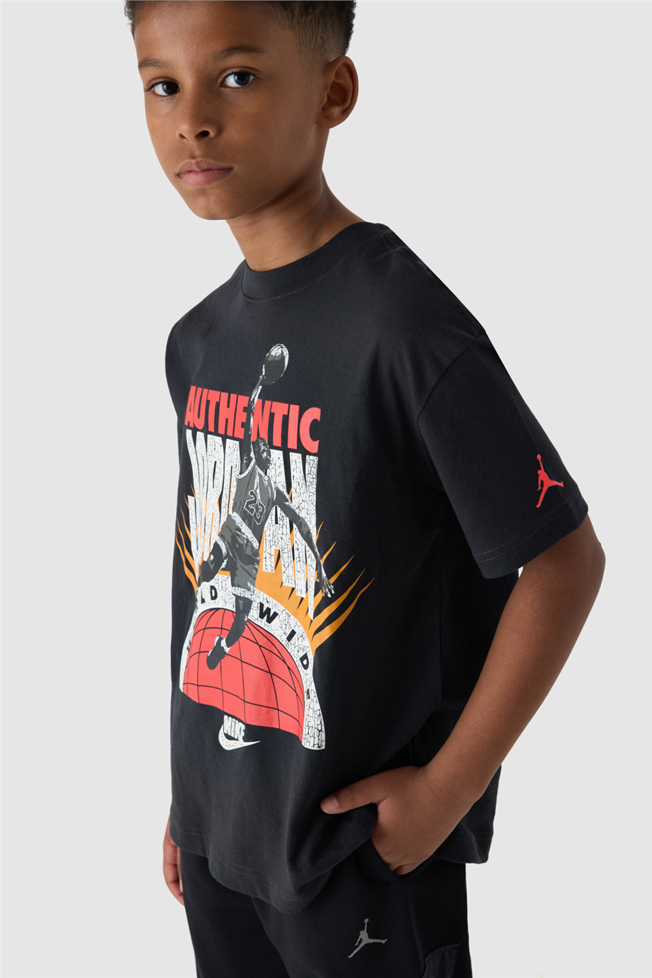 Air Jordan Erkek Çocuk Antrasit TişörtAir Jordan Erkek Çocuk Antrasit Tişört