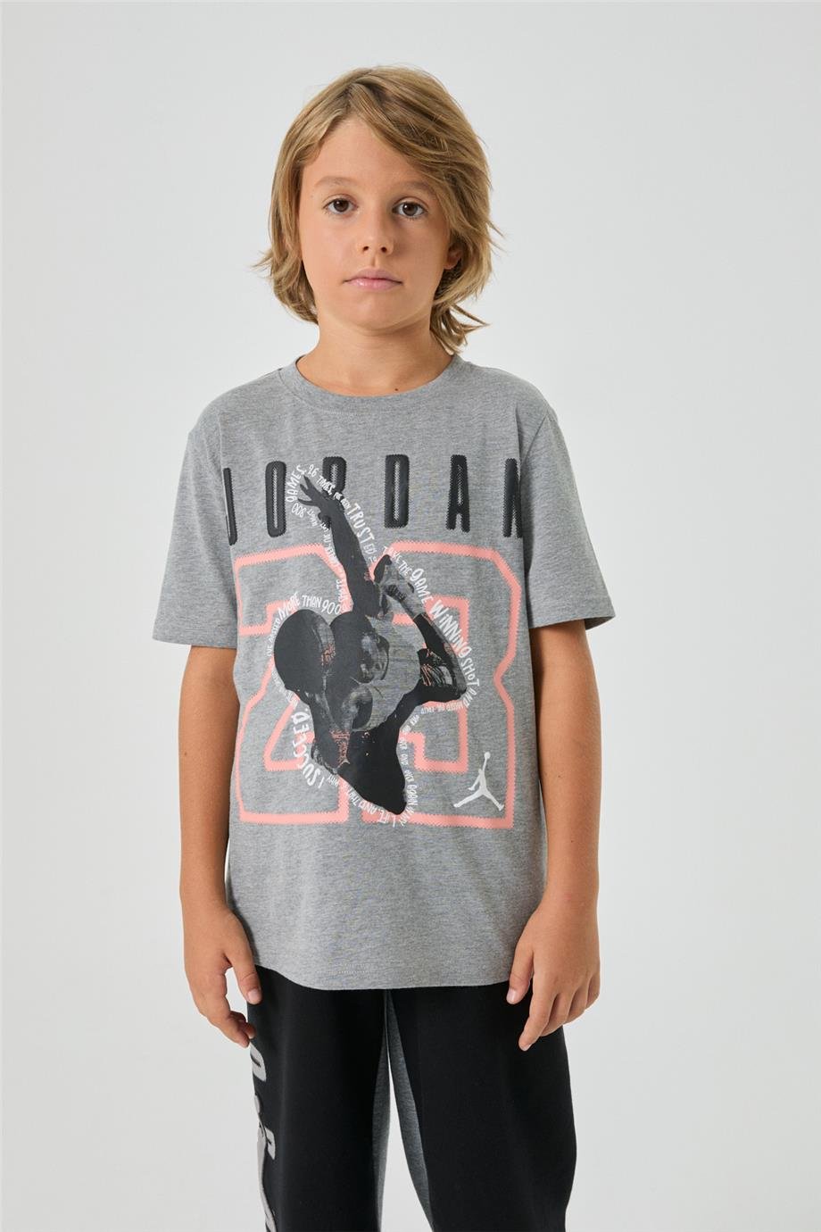 Air Jordan Erkek Çocuk Gri TshirtAir Jordan Erkek Çocuk Gri Tshirt