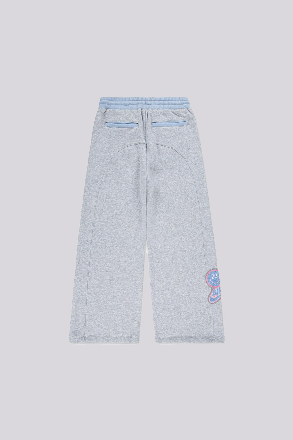 Air Jordan Kız Çocuk Siyah Eşofman AltıAir Jordan Kız Çocuk Siyah Eşofman Altı