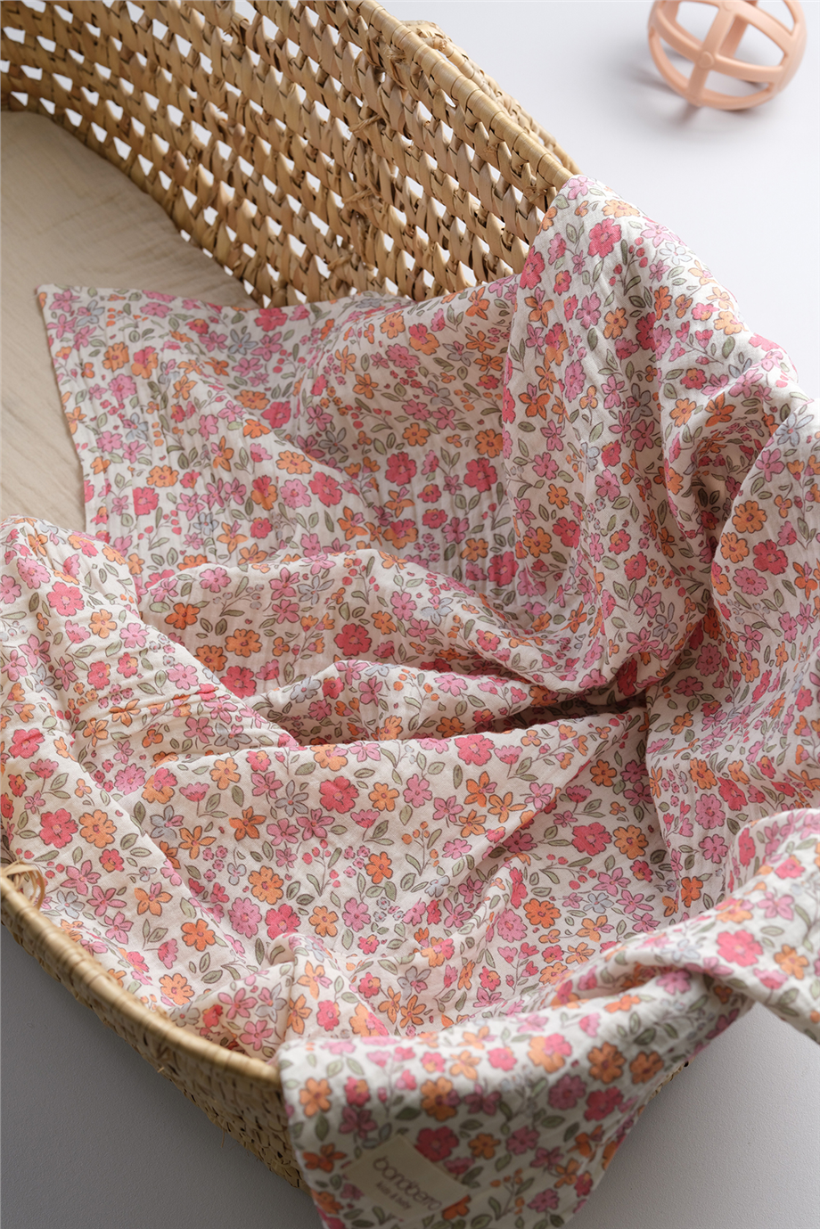 Bondberro Baby Girl 100 x 85 cm Multi-Purpose Muslin Swaddle BlanketBondberro Baby Girl 100 x 85 cm Multi-Purpose Muslin Swaddle Blanket