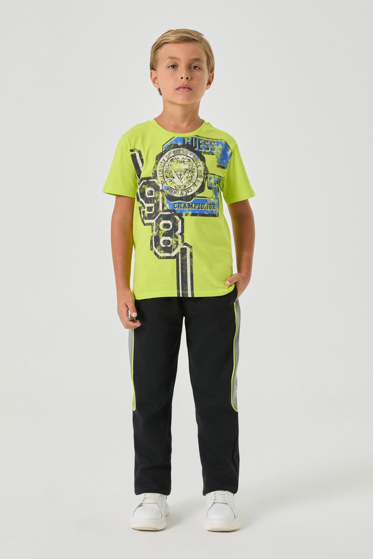 Guess Erkek Çocuk Baskılı TshirtGuess Erkek Çocuk Baskılı Tshirt