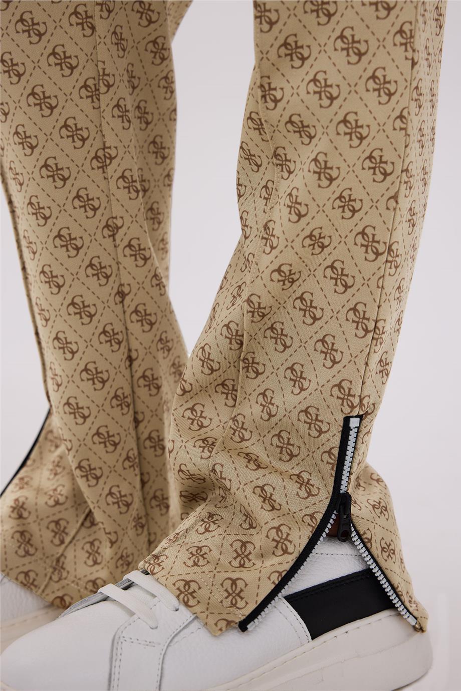 Guess Erkek Çocuk Bej Eşofman AltıGuess Erkek Çocuk Bej Eşofman Altı