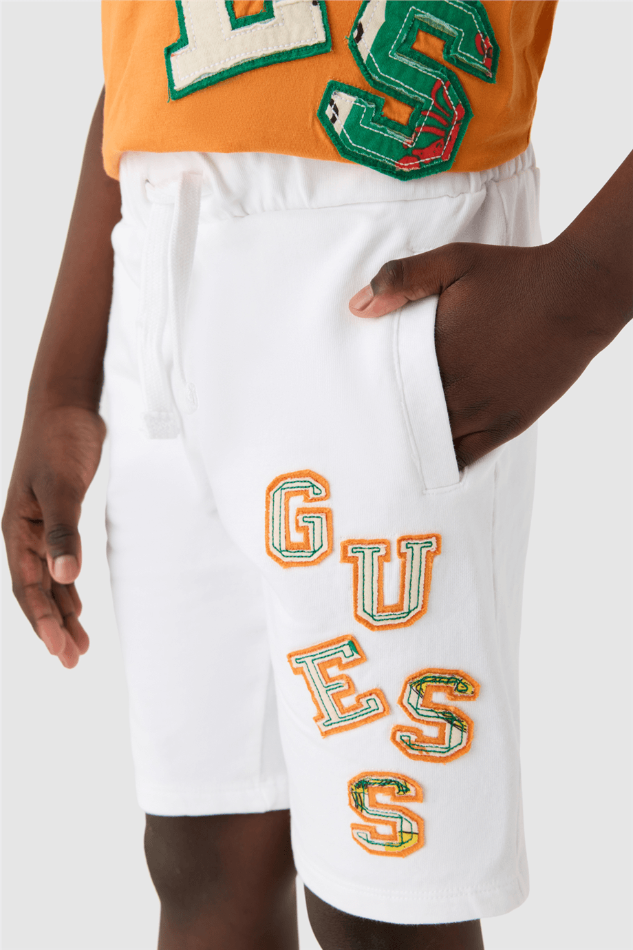 Guess Erkek Çocuk Beyaz ŞortGuess Erkek Çocuk Beyaz Şort
