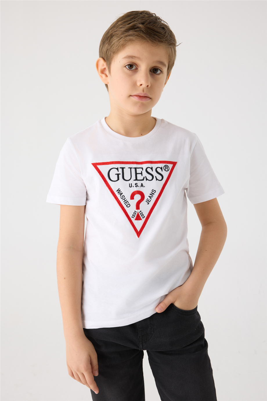 Guess Erkek Çocuk Beyaz TişörtGuess Erkek Çocuk Beyaz Tişört