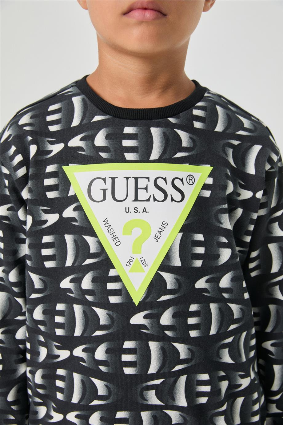 Guess Erkek Çocuk Desenli SweatshirtGuess Erkek Çocuk Desenli Sweatshirt