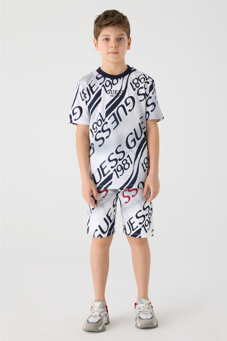 Guess Erkek Çocuk Desenli TişörtGuess Erkek Çocuk Desenli Tişört