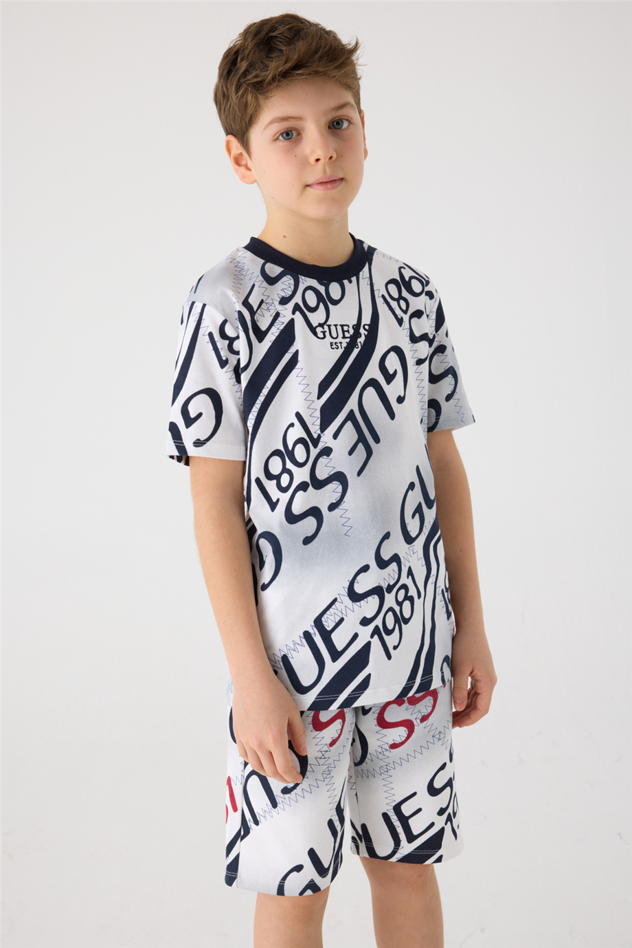 Guess Erkek Çocuk Desenli TişörtGuess Erkek Çocuk Desenli Tişört
