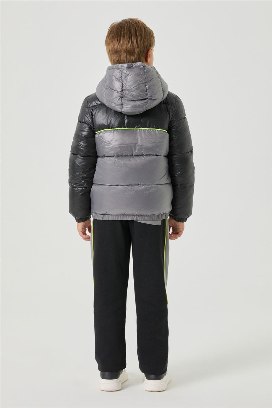 Guess Erkek Çocuk Gri MontGuess Erkek Çocuk Gri Mont