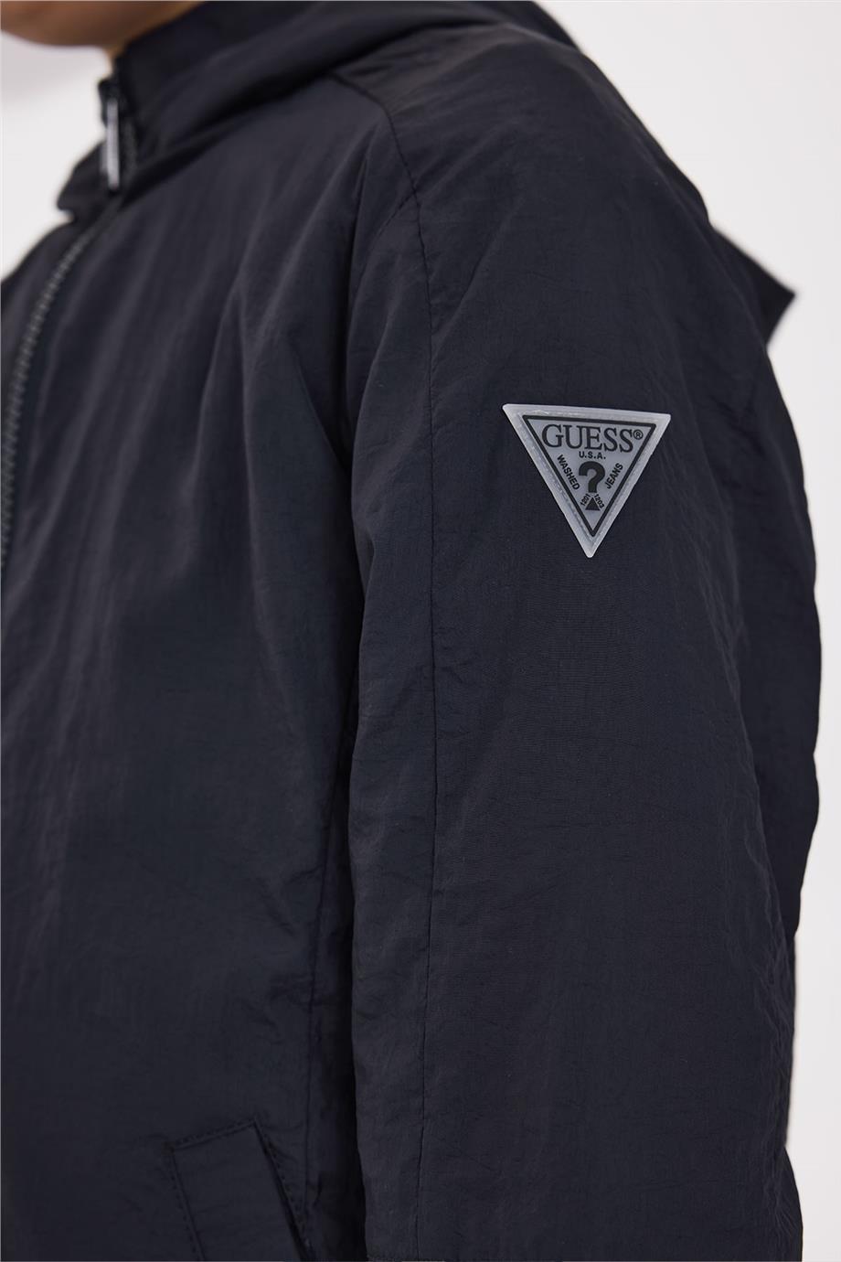 Guess Erkek Çocuk Lacivert YağmurlukGuess Erkek Çocuk Lacivert Yağmurluk