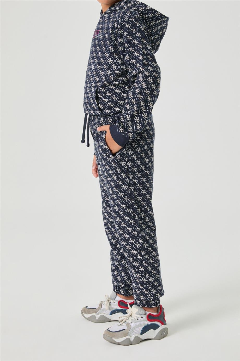 Guess Erkek Çocuk Mavi Eşofman AltıGuess Erkek Çocuk Mavi Eşofman Altı