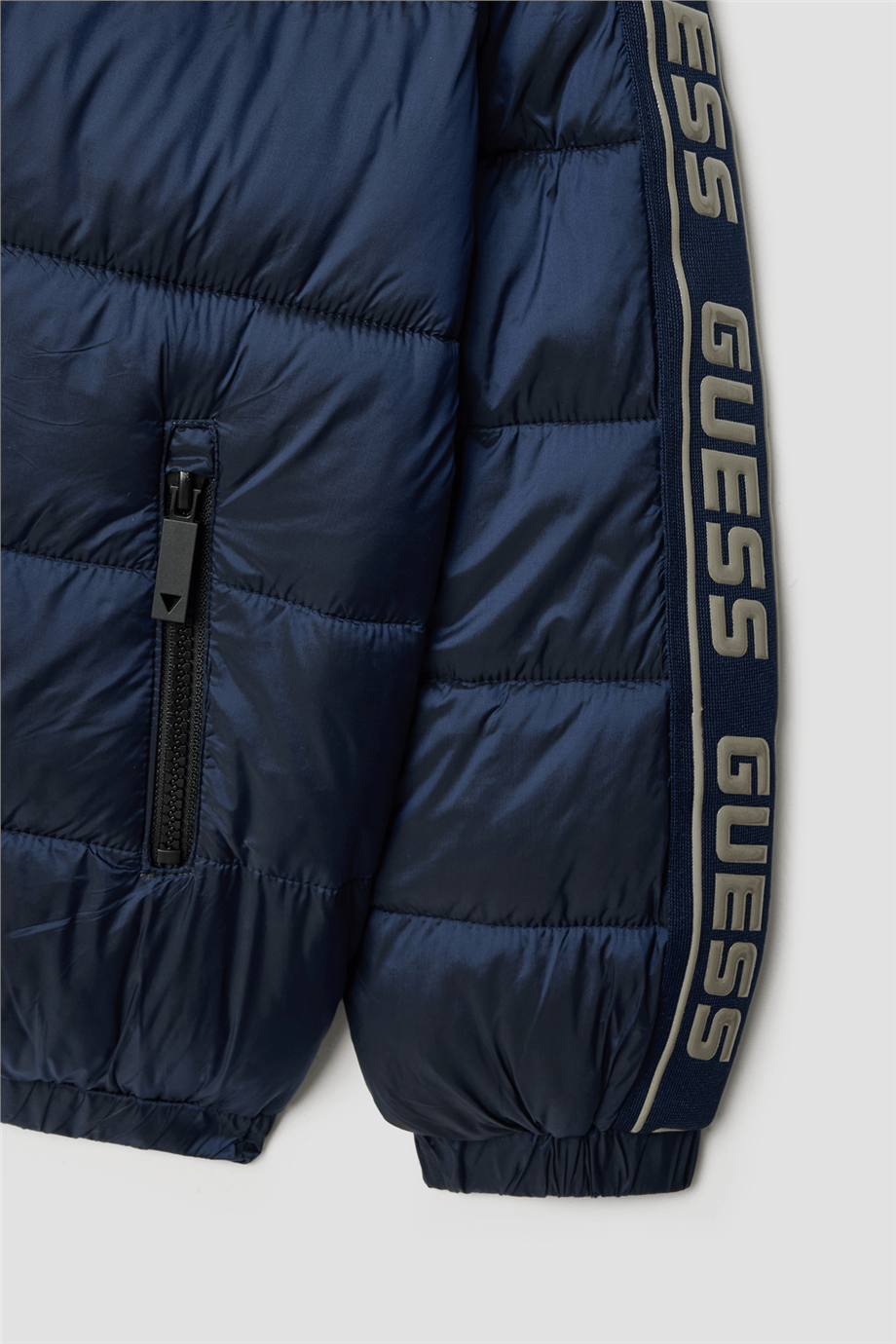 Guess Erkek Çocuk MontGuess Erkek Çocuk Mont