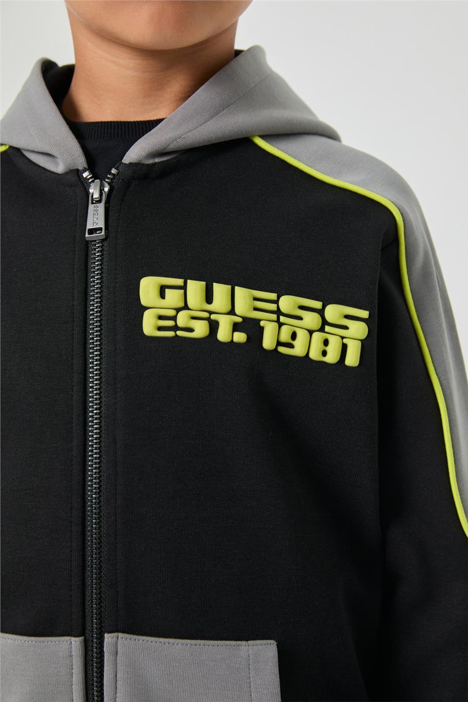 Guess Erkek Çocuk Siyah Eşofman ÜstüGuess Erkek Çocuk Siyah Eşofman Üstü