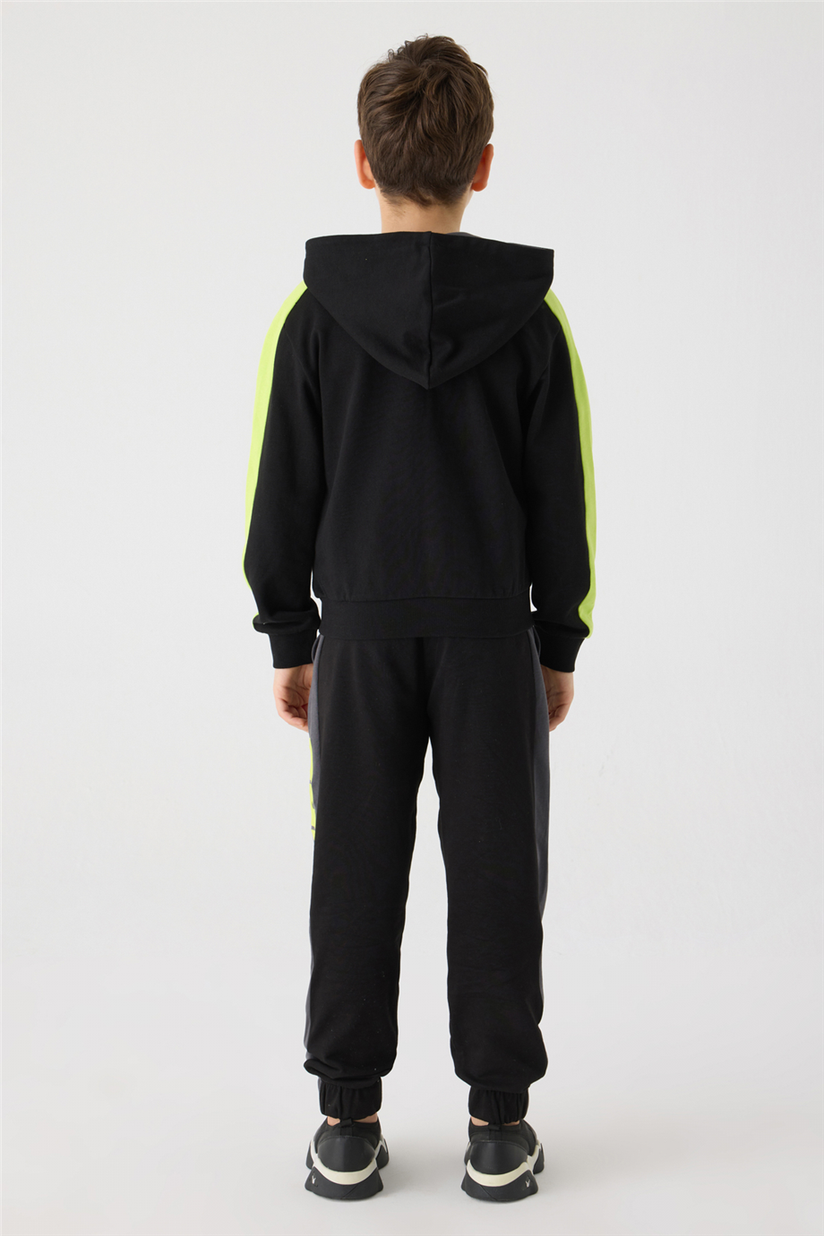 Guess Boy Black Tracksuit TopGuess Boy Black Tracksuit Top