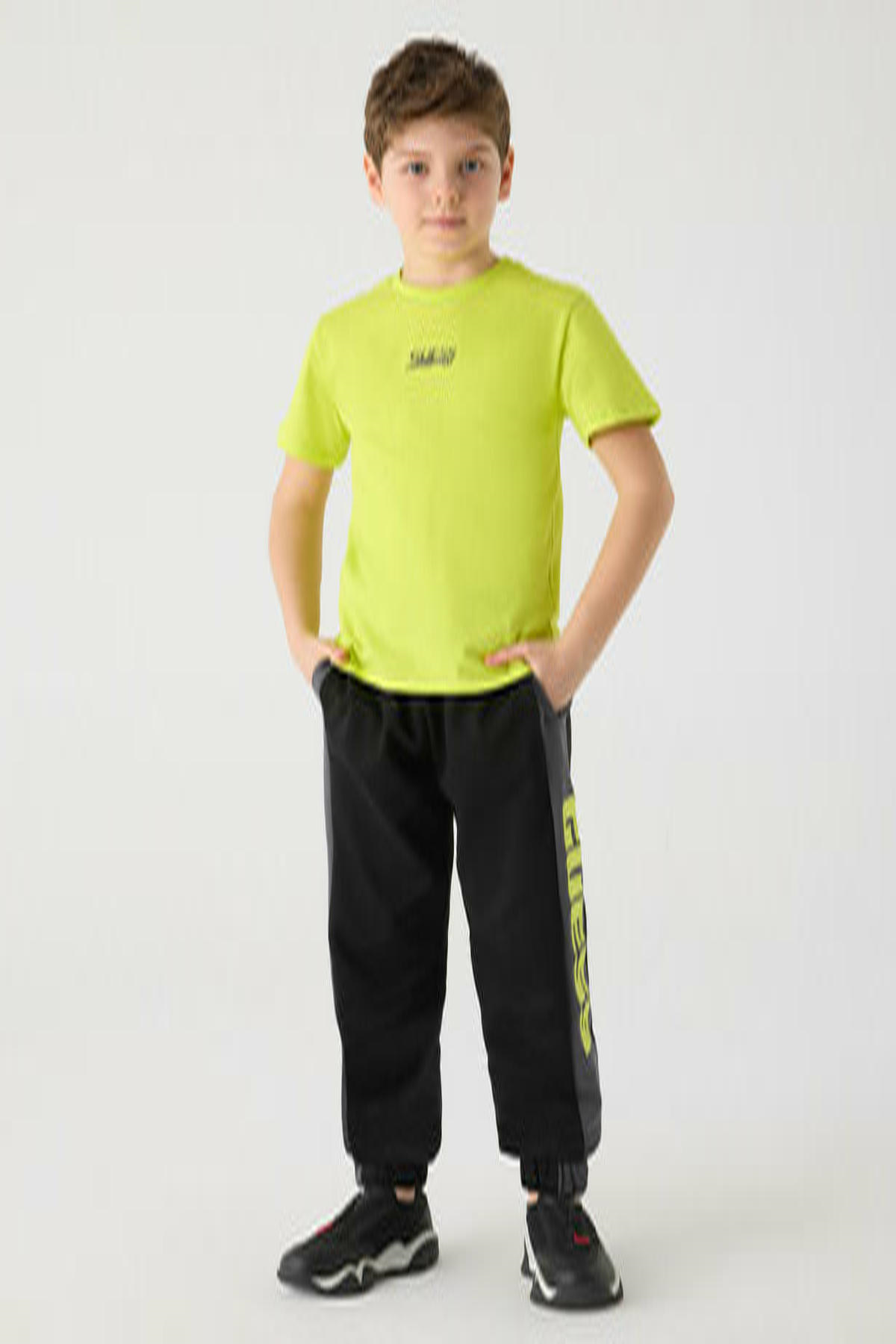 Guess Erkek Çocuk TişörtGuess Erkek Çocuk Tişört