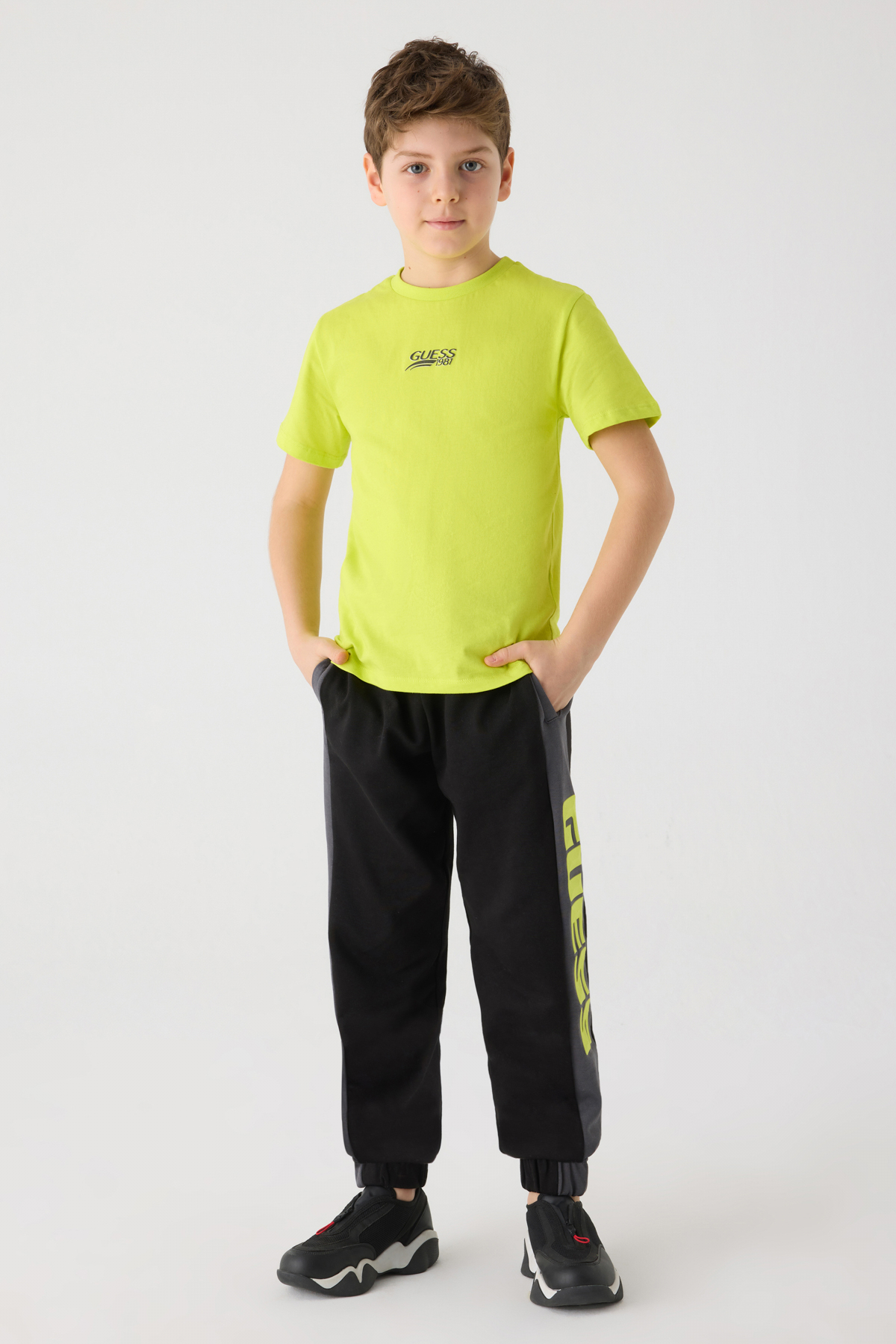 Guess Erkek Çocuk TişörtGuess Erkek Çocuk Tişört