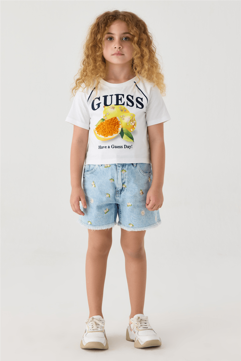Guess Kız Çocuk Beyaz TişörtGuess Kız Çocuk Beyaz Tişört