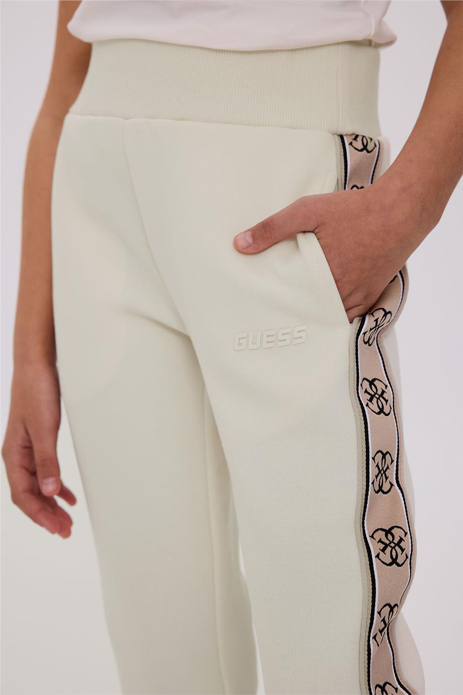 Guess Kız Çocuk Krem Eşofman AltıGuess Kız Çocuk Krem Eşofman Altı