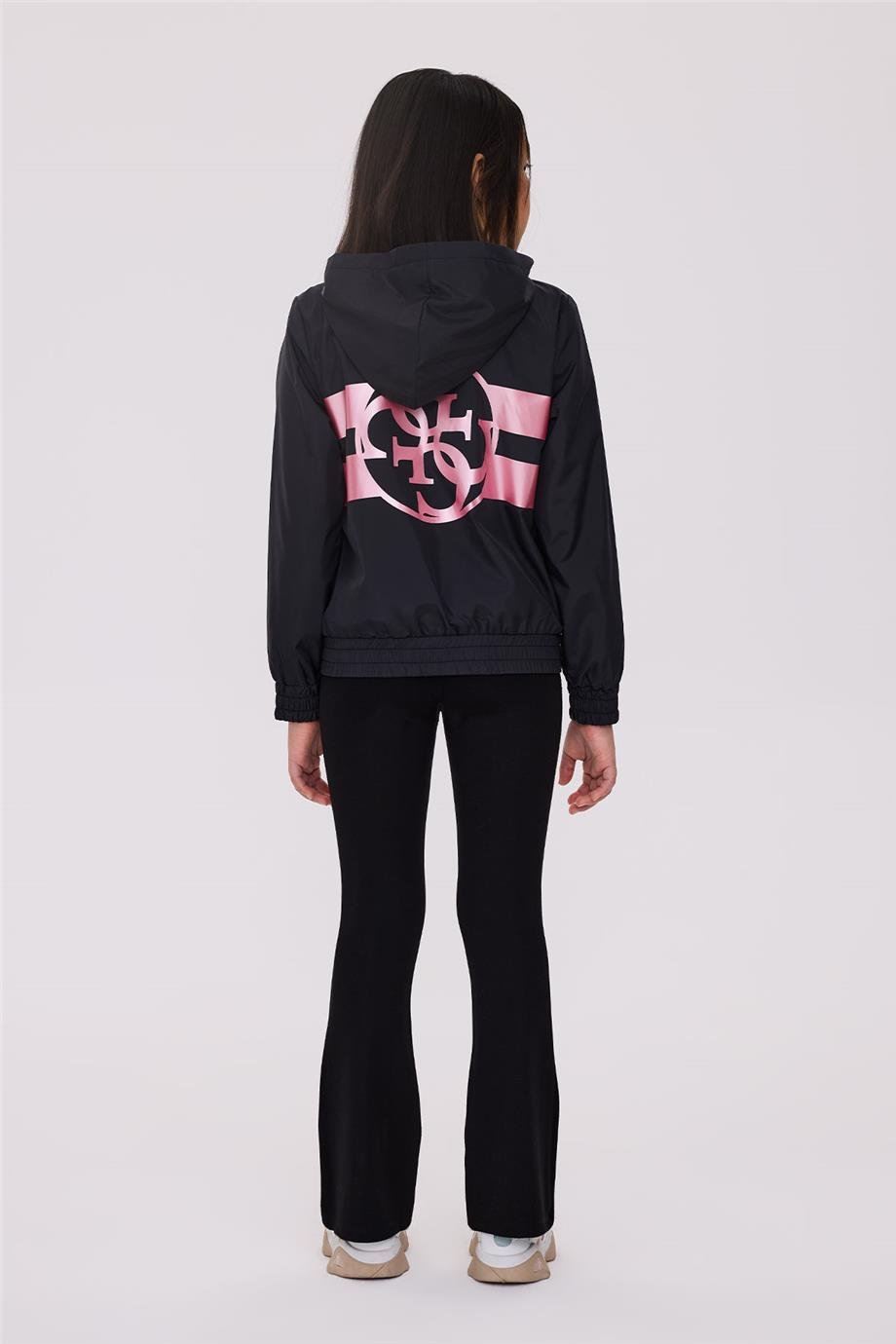 Guess Kız Çocuk Siyah YağmurlukGuess Kız Çocuk Siyah Yağmurluk