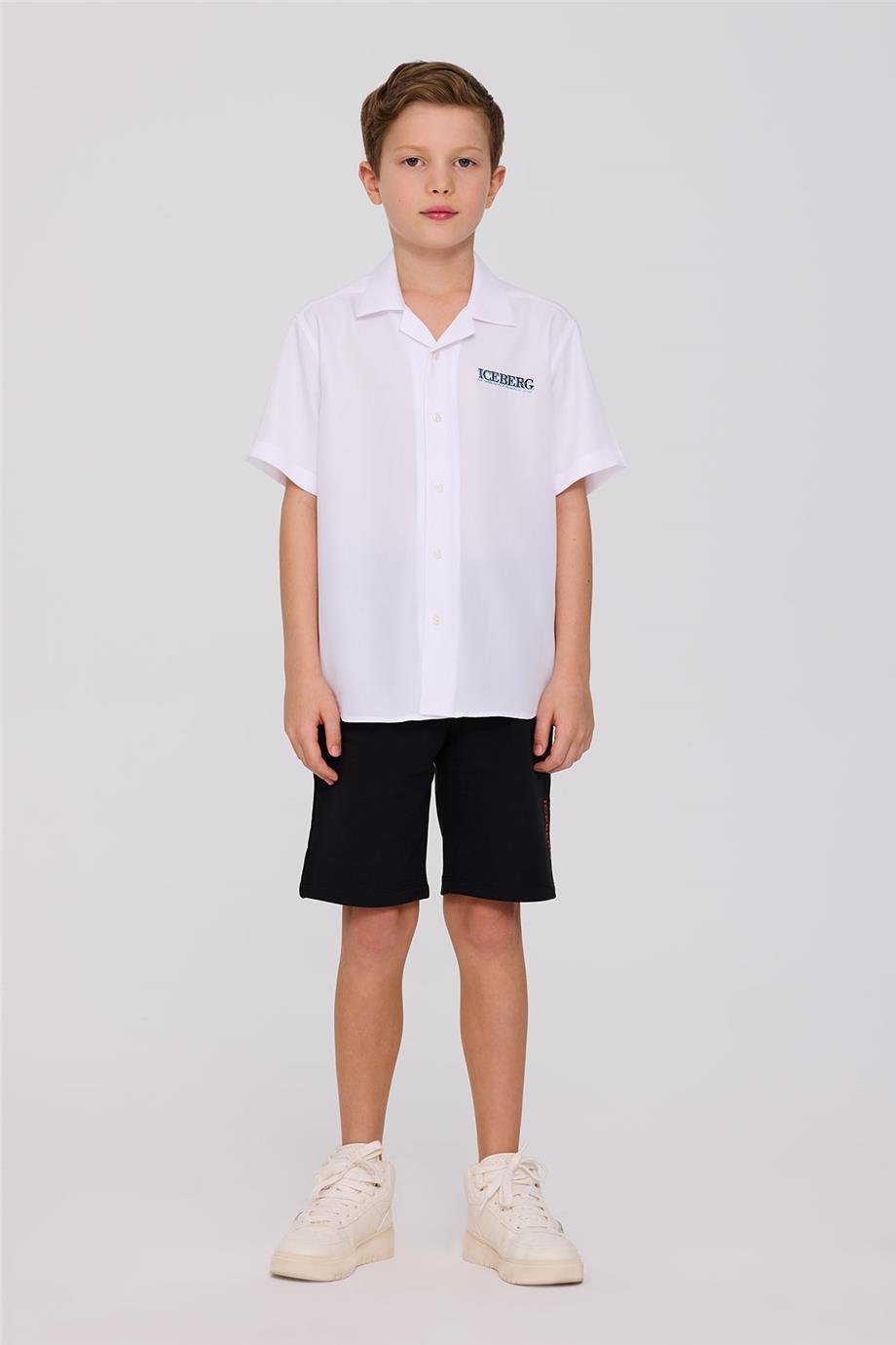Iceberg Erkek Çocuk Beyaz GömlekIceberg Erkek Çocuk Beyaz Gömlek