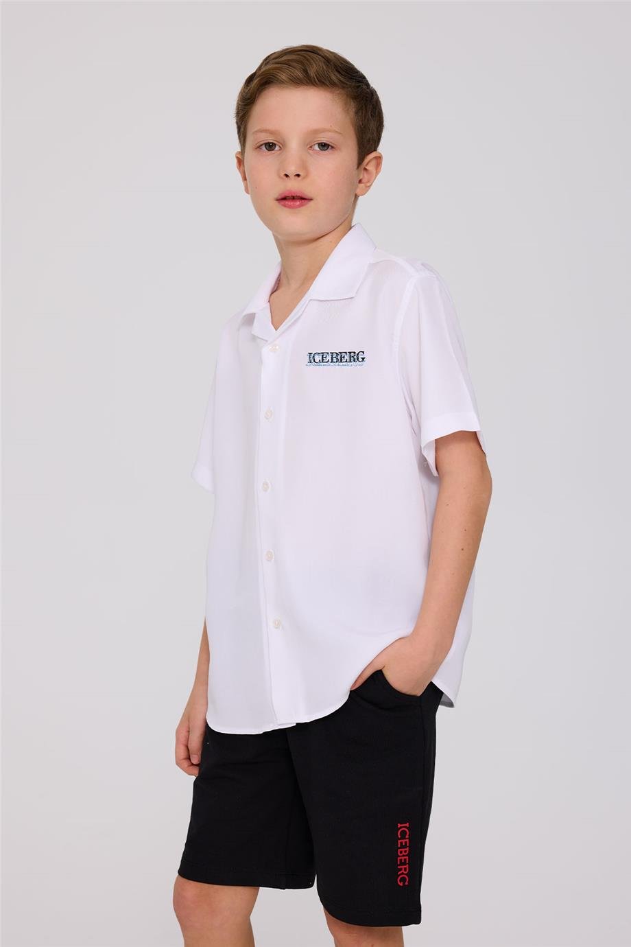 Iceberg Erkek Çocuk Beyaz GömlekIceberg Erkek Çocuk Beyaz Gömlek