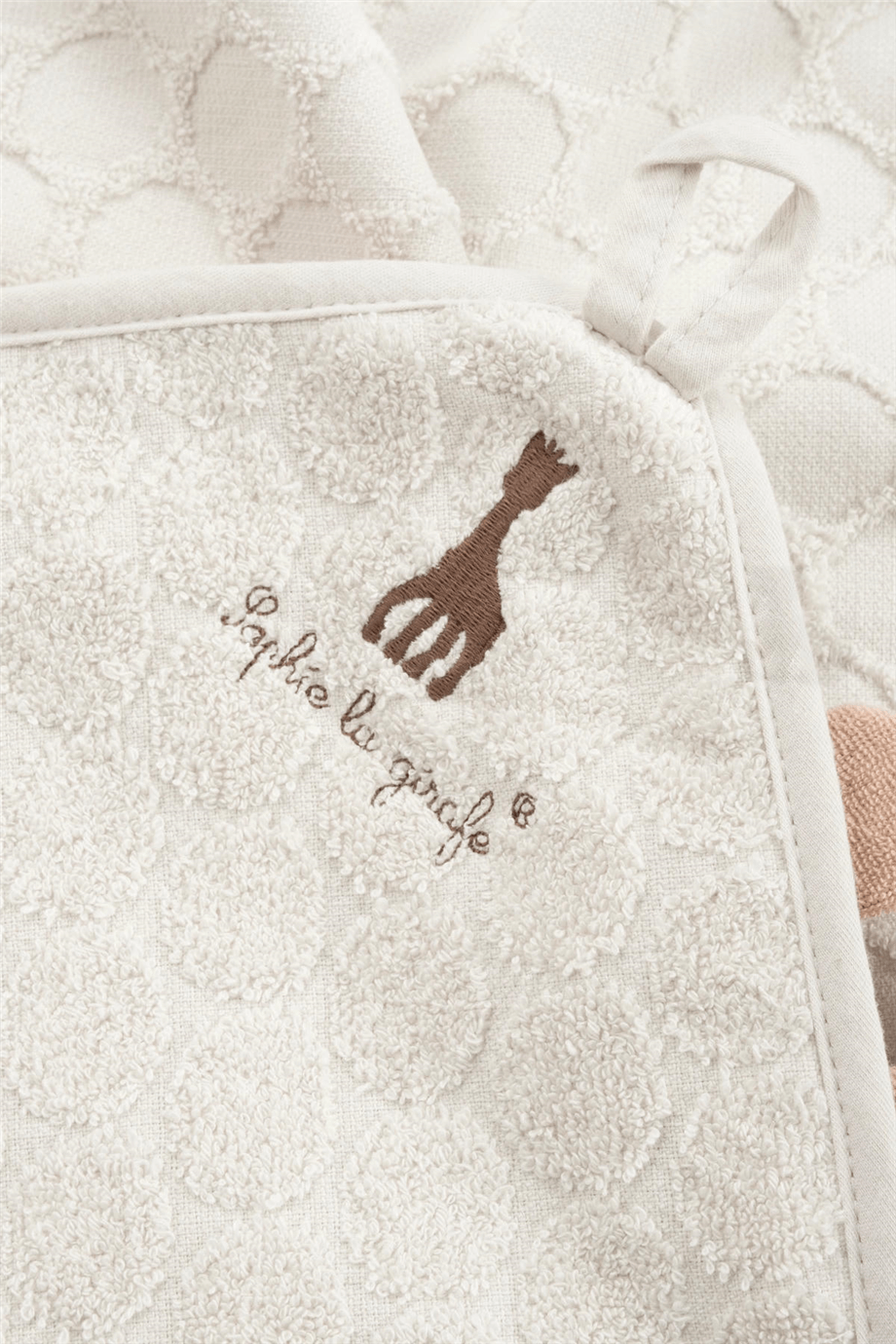 Little Gusto Organic Cotton Swaddle Towel & Wash Mitt SetLittle Gusto Organic Cotton Swaddle Towel & Wash Mitt Set