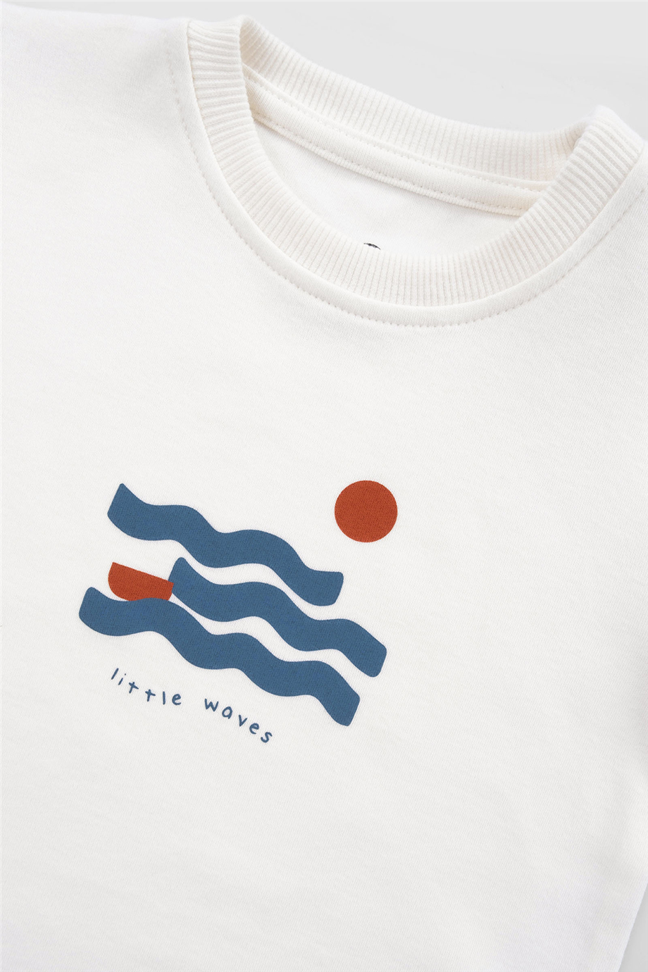 Little Gusto Unisex White Tshirt Little Gusto Unisex White Tshirt 