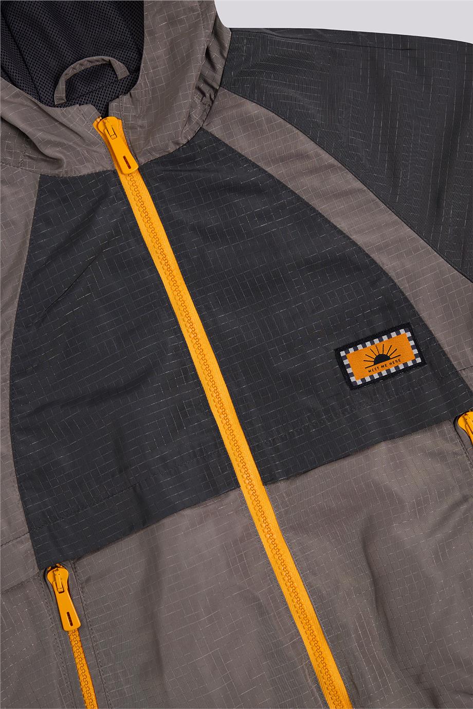 Nebbati Erkek Çocuk Antrasit YağmurlukNebbati Erkek Çocuk Antrasit Yağmurluk