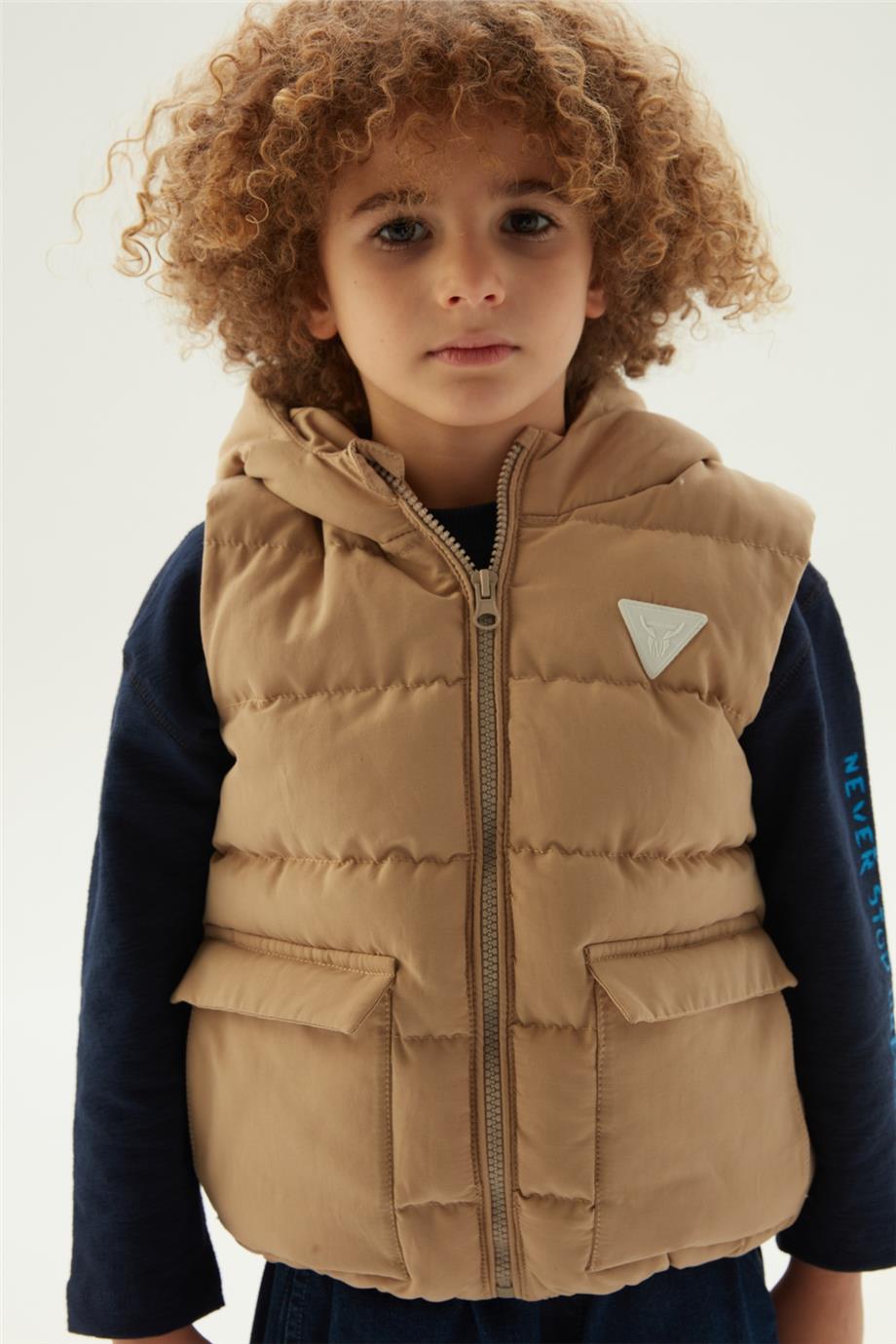 Nebbati Erkek Çocuk Bej Yelek