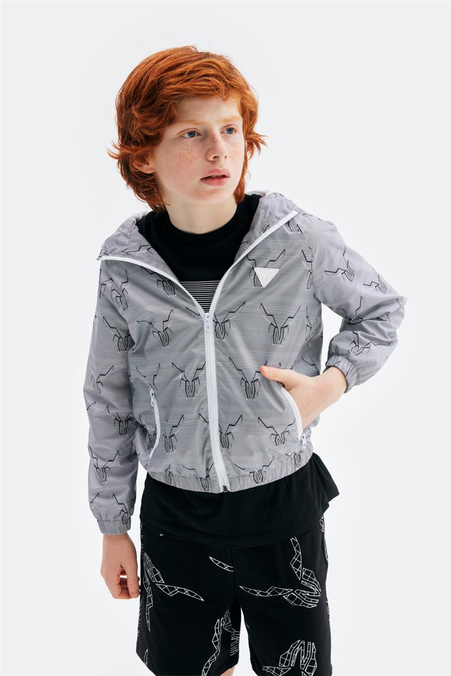 Nebbati Erkek Çocuk Desenli Yağmurluk