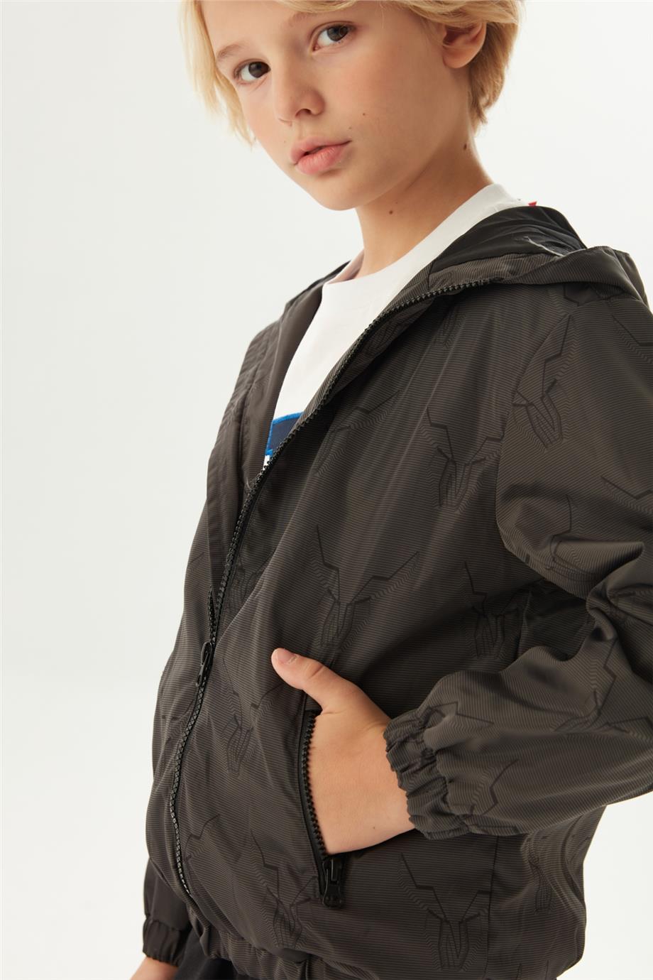 Nebbati Erkek Çocuk Desenli Yağmurluk