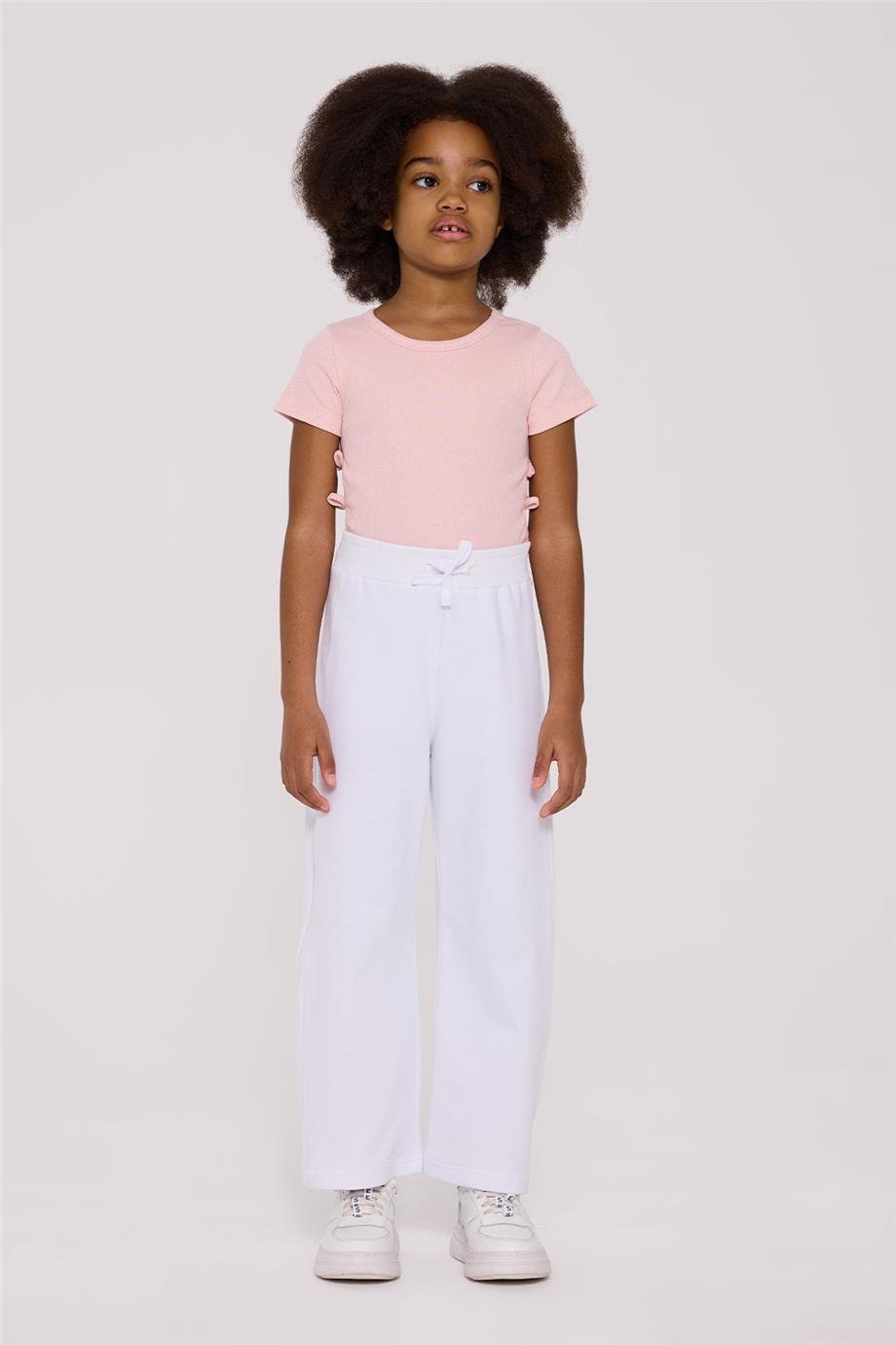 Tyess Basic Kız Çocuk Beyaz Eşofman AltıTyess Basic Kız Çocuk Beyaz Eşofman Altı