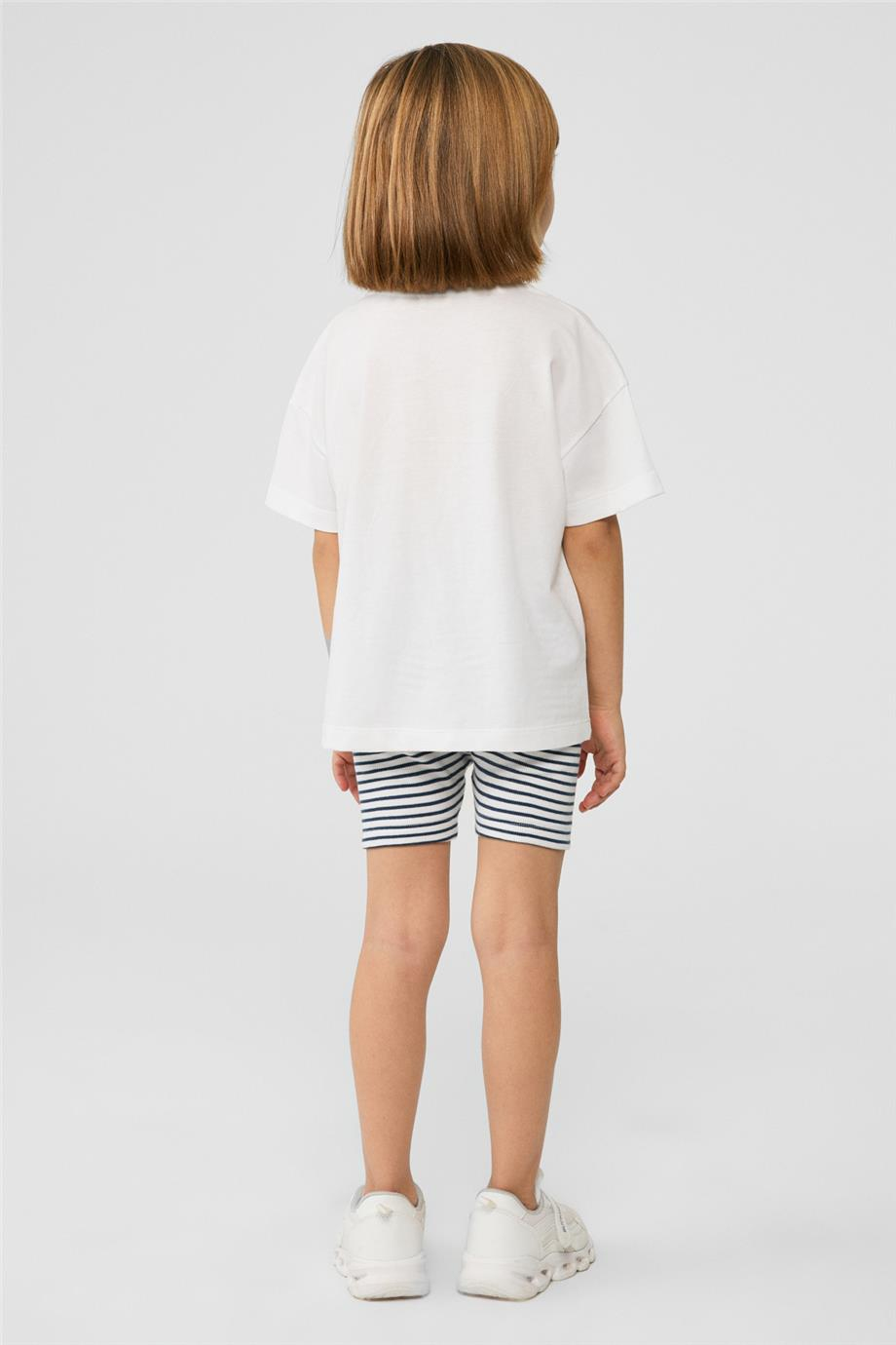  Girl White Tshirt Girl White Tshirt
