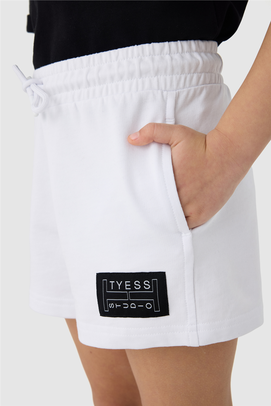 Tyess Girl White ShortsTyess Girl White Shorts