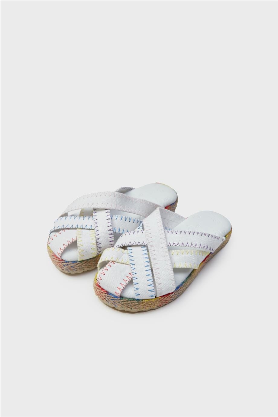 Tyess Kız Çocuk Beyaz Terlik