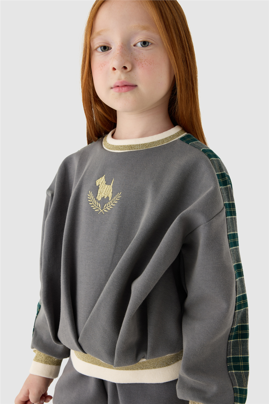 Tyess Kız Çocuk Bisiklet Yaka Oversize SweatshirtTyess Kız Çocuk Bisiklet Yaka Oversize Sweatshirt