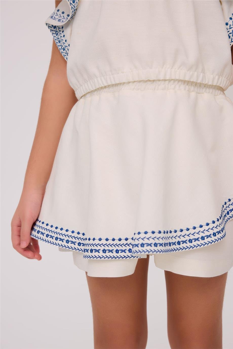 Tyess Kız Çocuk Ekru ŞortTyess Kız Çocuk Ekru Şort