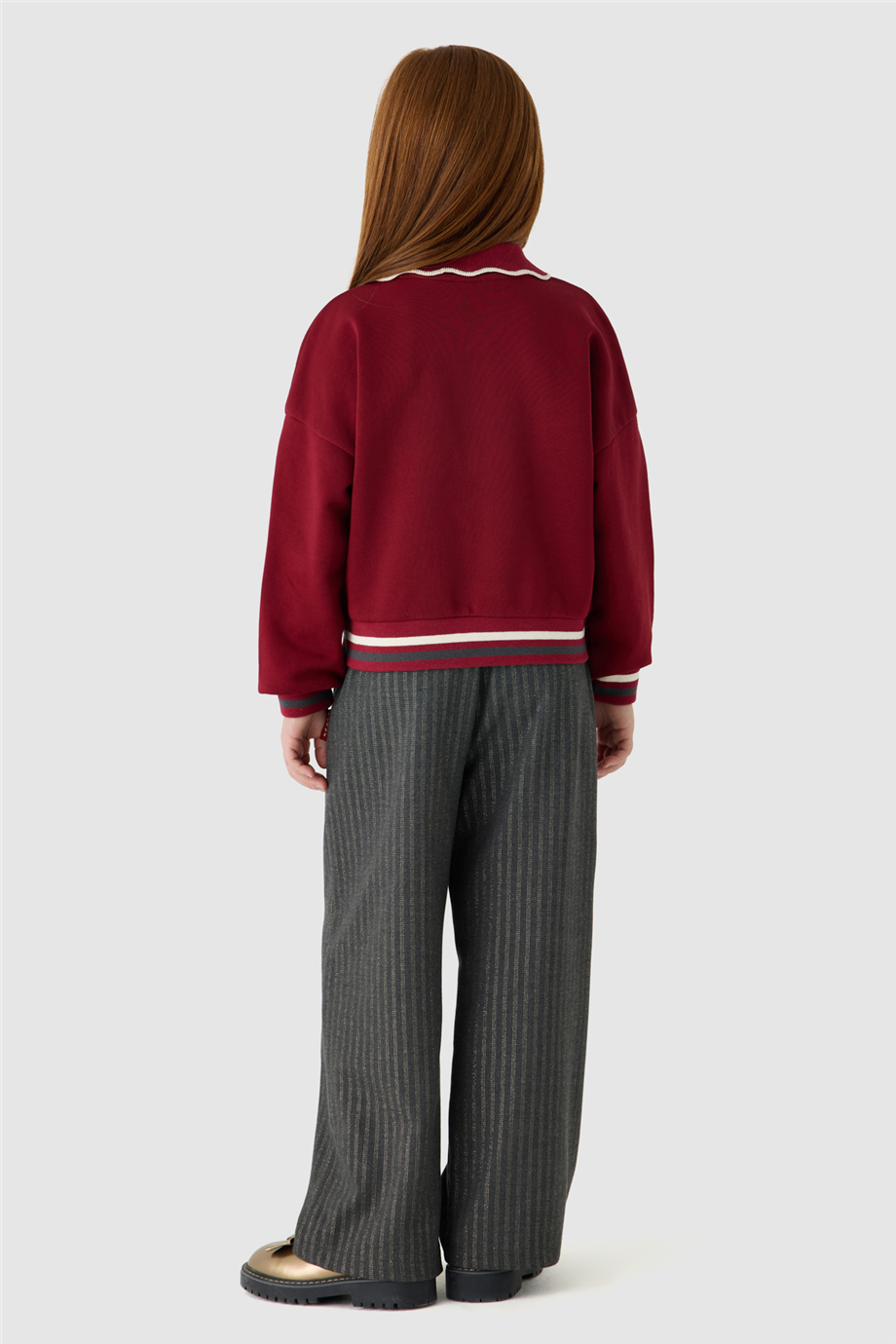 Tyess Kız Çocuk Gömlek Yaka Oversize SweatshirtTyess Kız Çocuk Gömlek Yaka Oversize Sweatshirt