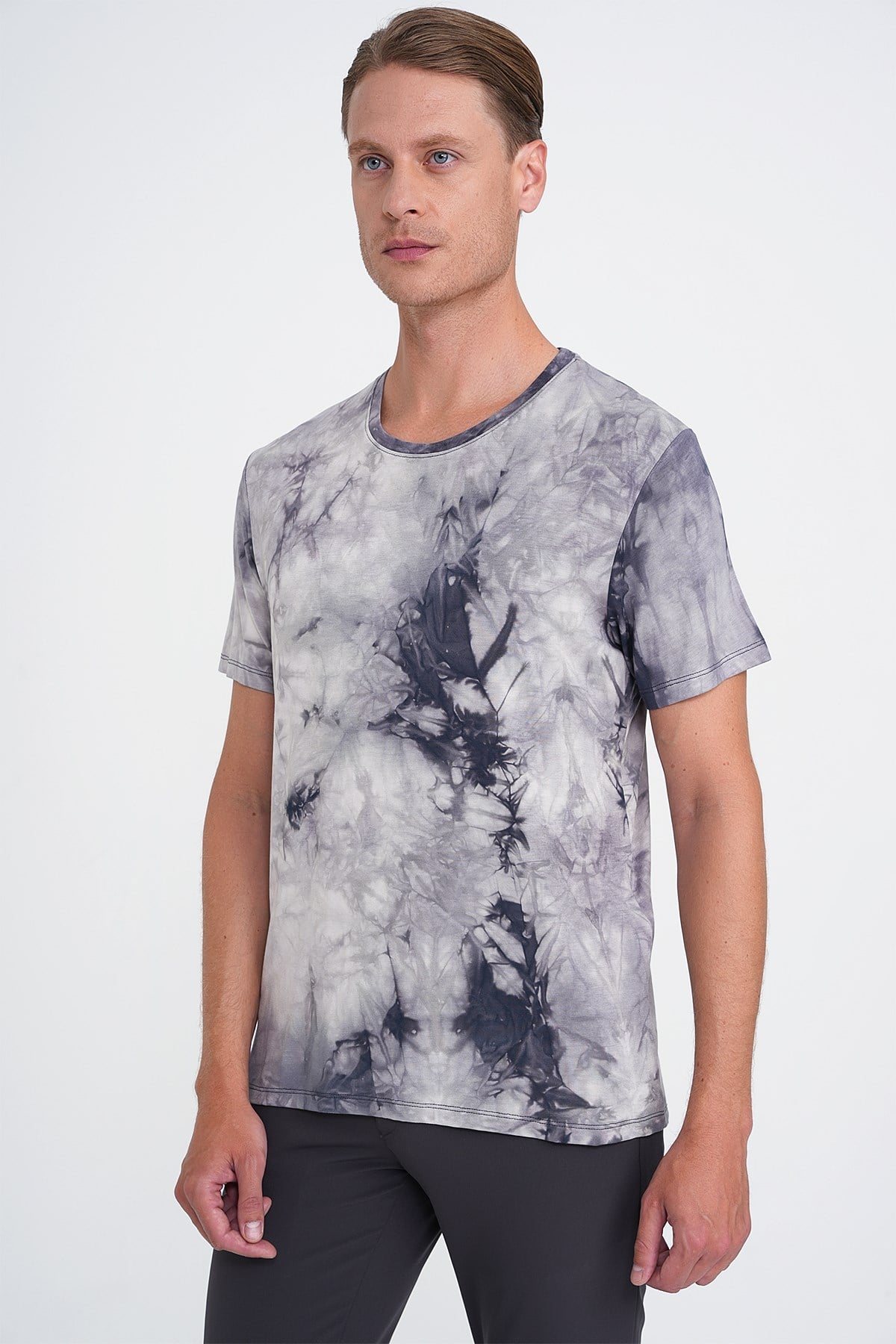 Comfort Fit Bisiklet Yaka Batik Desen Pamuklu Lacivert Tişört TS 914