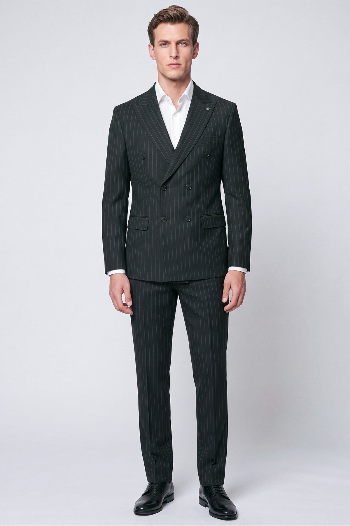 Slim Fit %96 Yünlü Çift Yırtmaç Çizgili Siyah Kruvaze Takım Elbise TK 954
