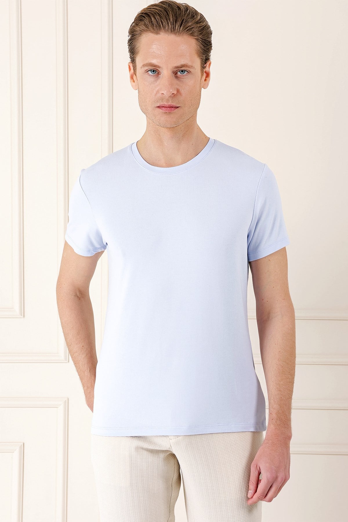 Slim Fit Bisiklet Yaka Esnek Pamuklu Düz Buz Mavi Tişört TS 823