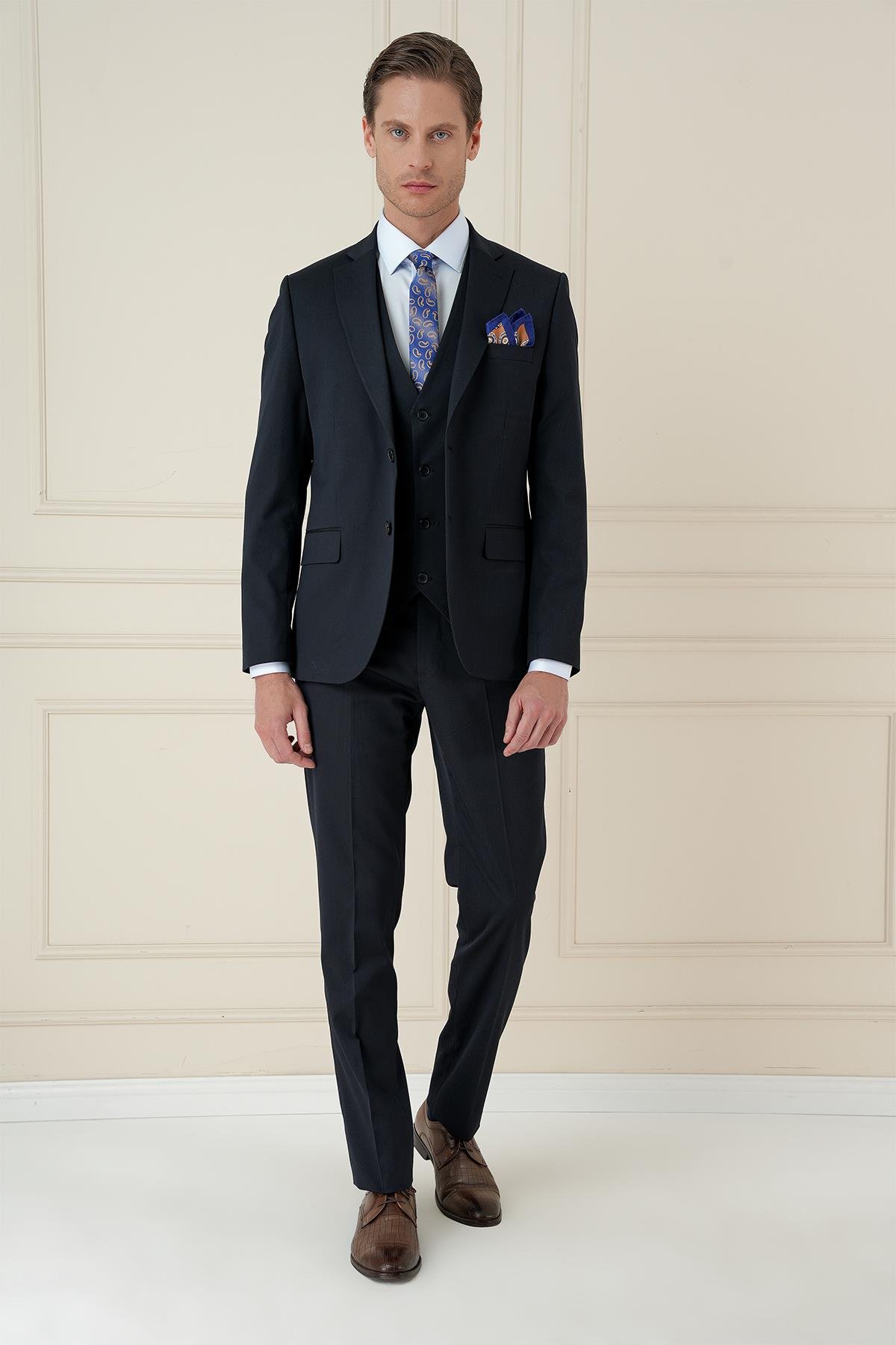 Slim Fit Çift Yırtmaç Düz Lacivert Klasik Takım Elbise TK 913