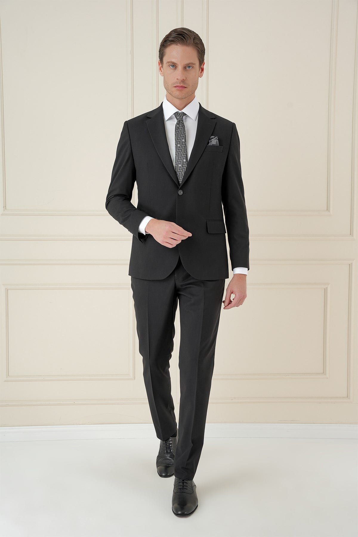 Slim Fit Çift Yırtmaç Mono Yaka Klasik Siyah Takım Elbise Tk 912