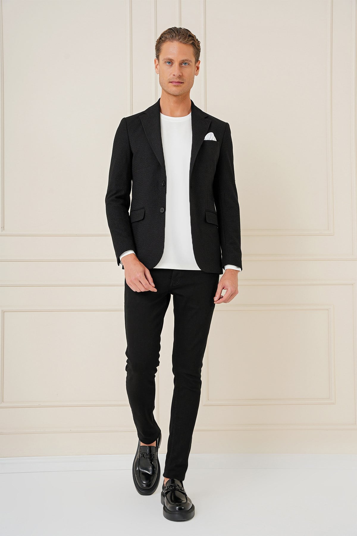 Slim Fit Çift Yırtmaç Yünlü Buklet Dokuma Siyah Ceket C 686