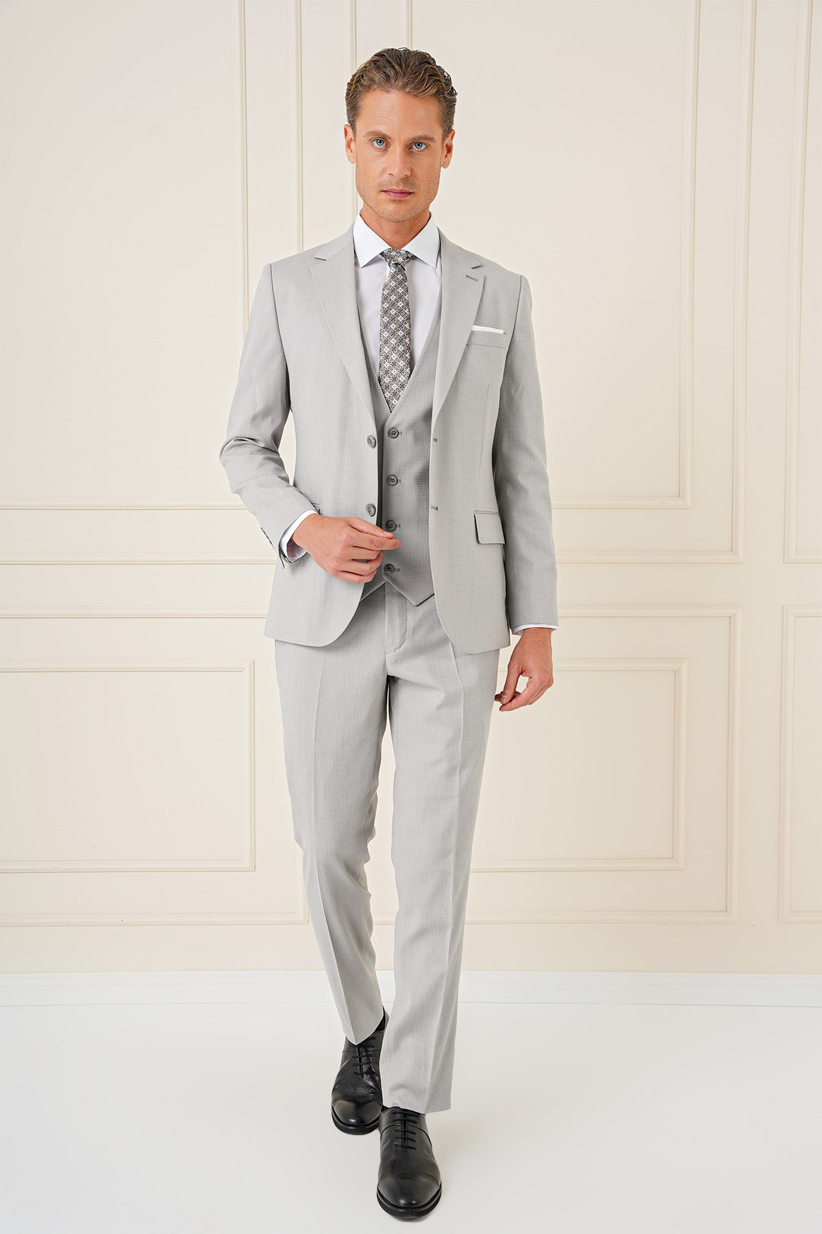 Slim Fit Dokulu Çift Yırtmaç Yelekli Klasik Gri Takım Elbise Tk 898